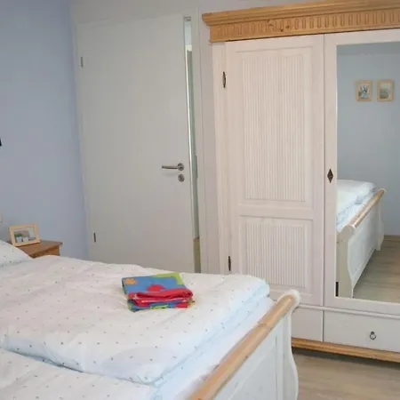 Holiday Apartment With 2 Bedrooms Сasa de vacaciones *